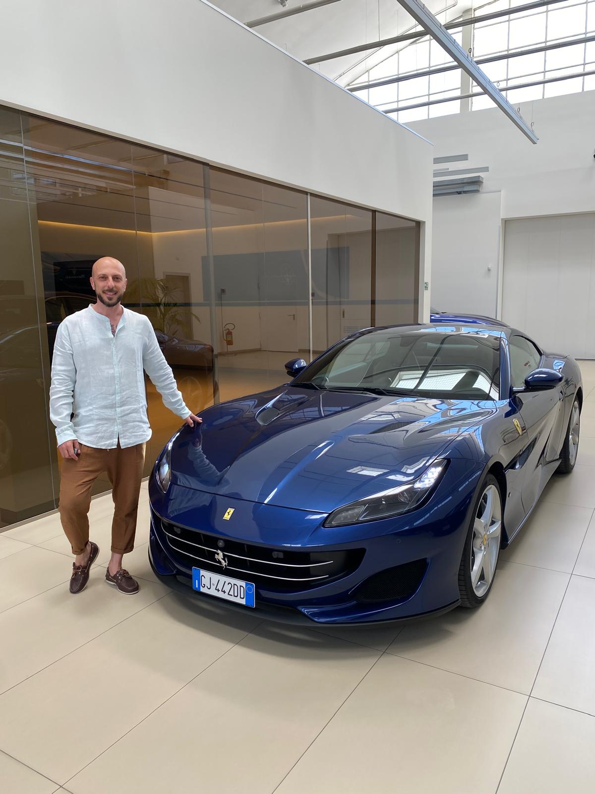 Federico Cappa compra Ferrari Portofino in showroom — KB Superbroker